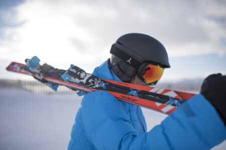 Jak odpowiednio dobrać kask narciarski ?